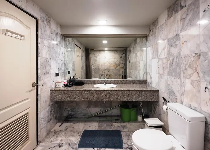 New Centre-2 Bedrooms Netflix 31 Floor 公寓 *