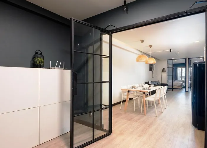 New Centre-2 Bedrooms Netflix 31 Floor 公寓