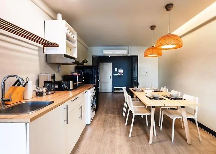 New Centre-2 Bedrooms Netflix 31 Floor 公寓 *
