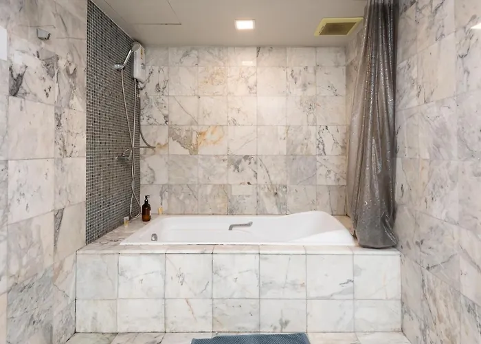 New Centre-2 Bedrooms Netflix 31 Floor * 曼谷